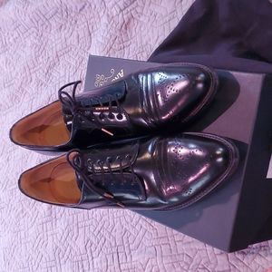 Angela scott miss button black